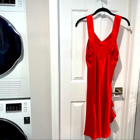 Asymmetrical Satin Red Dres w/Ruffle hem No Size🌹 - Picture 5 of 15
